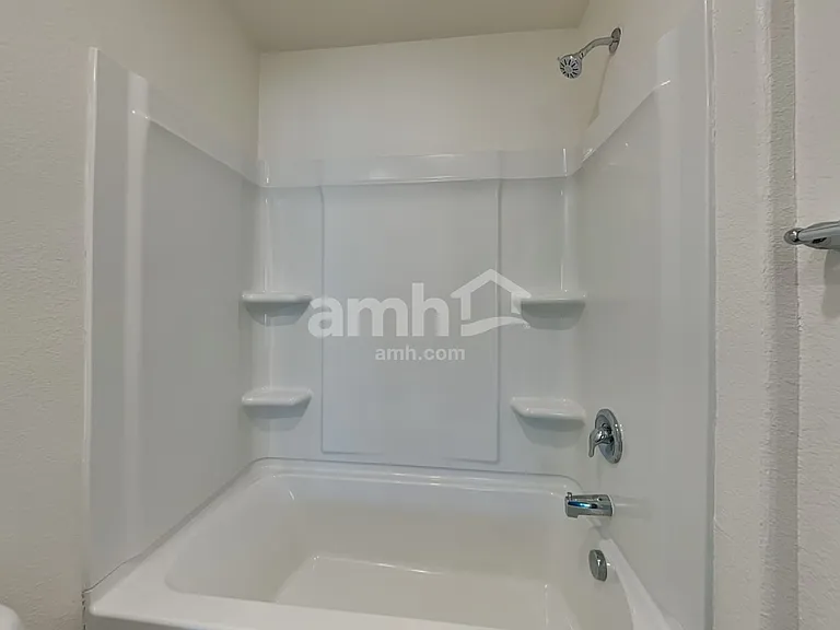 2053 Southlea Dr — Photo 17