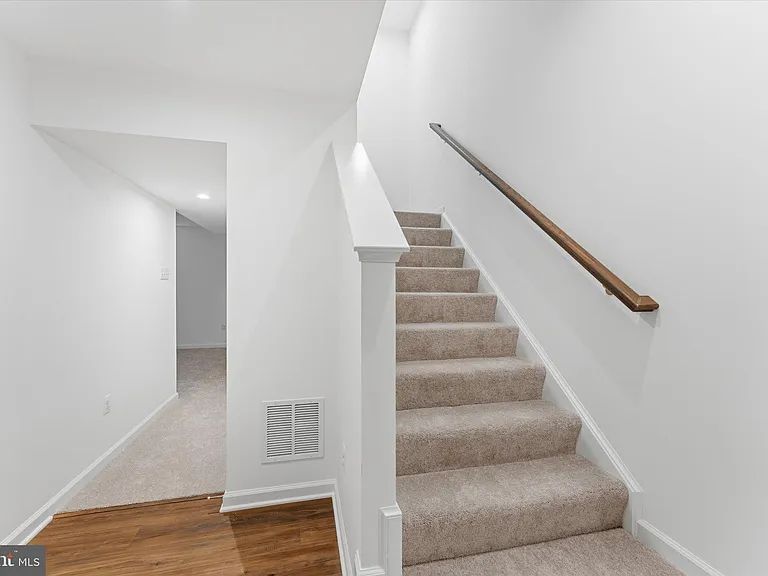 501 Fontana Cir — Photo 26