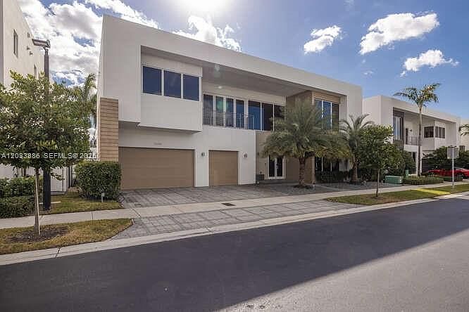 1st image of 10250 NW 75th Ter