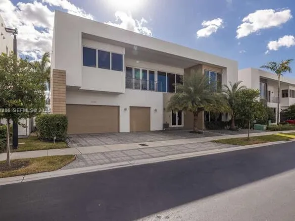 10250 NW 75th Ter, Doral, FL 33178