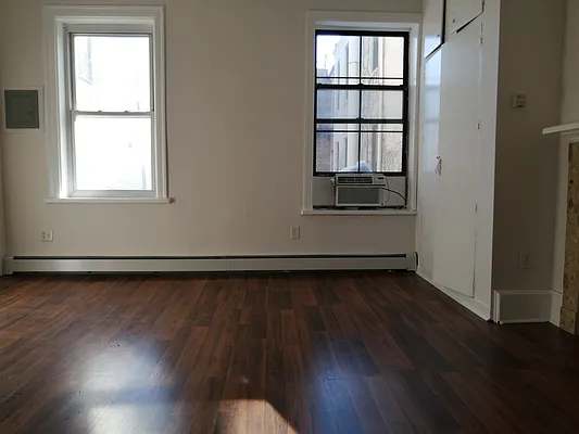 Rented by City Connections Realty | media 9