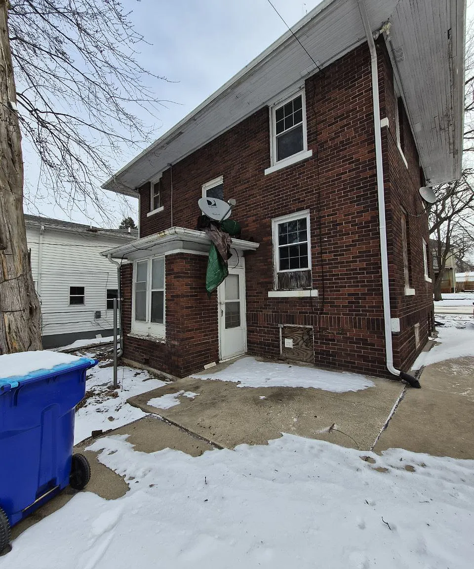3 bed, 2.5 bath, 1450 sqft, $1,100 — Photo 2