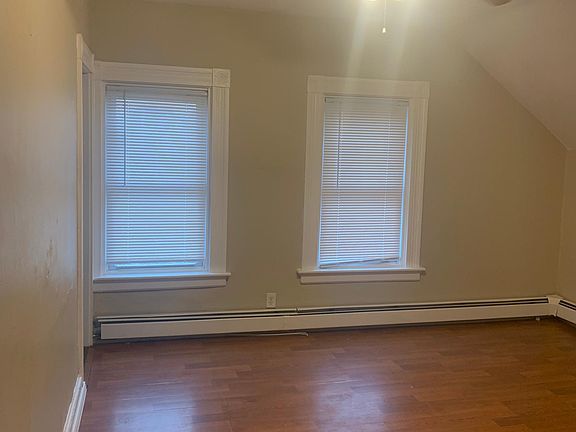 4th image of 32 De Soto St APT 3