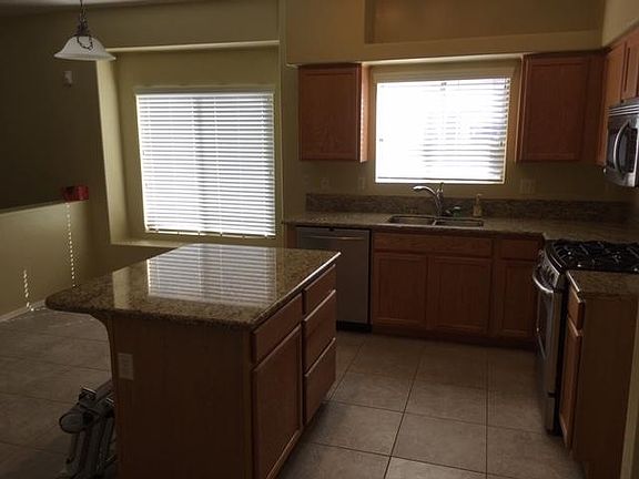 2nd image of 285 E Camino Del Abeto