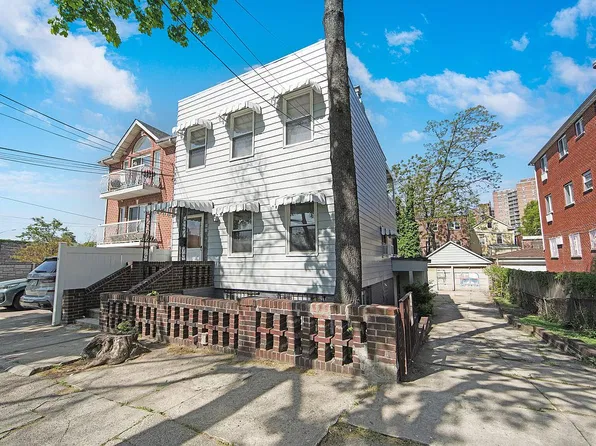 4438 65th St, Flushing, NY 11377