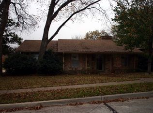 2304 Indian Creek Dr, Irving, TX 75060