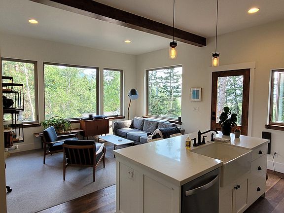 3rd image of 140 Woodland Pl #A