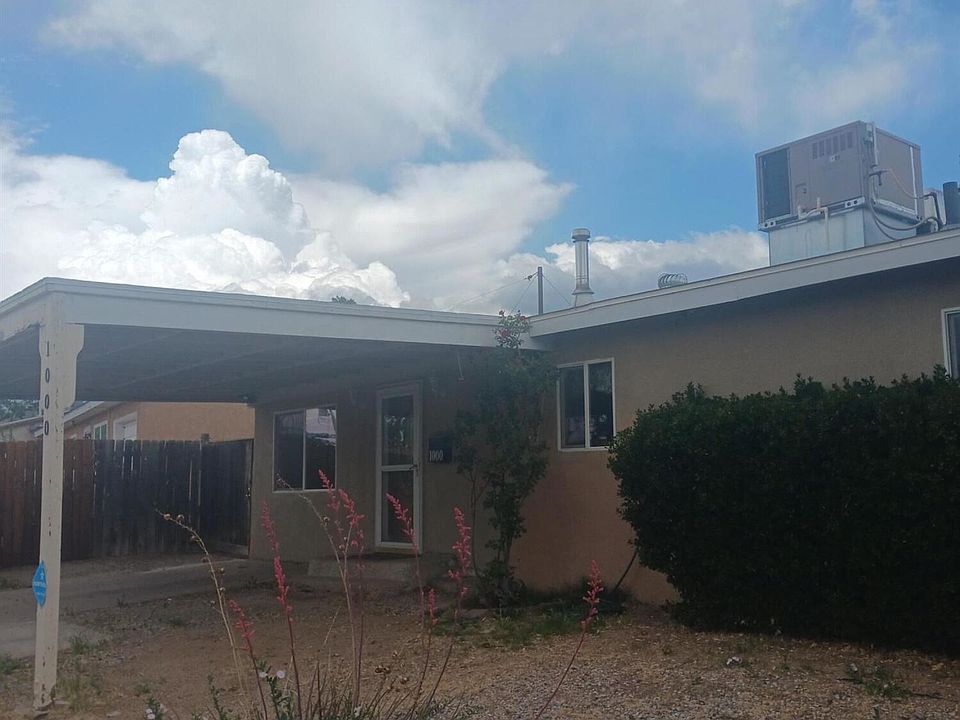 1st image of 1000 Maxine St NE