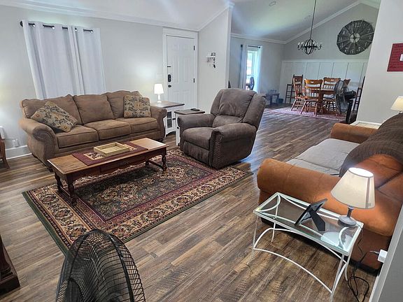 2nd image of 375 Jones St