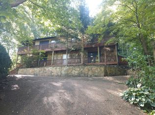 1021 Luzerne Ct, Gatlinburg, TN 37738