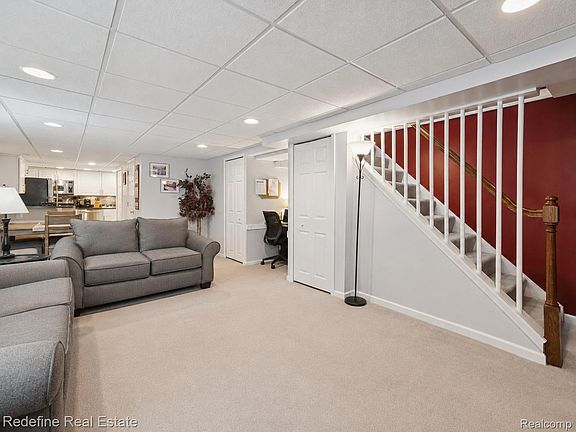 4th image of 50340 Helfer Blvd