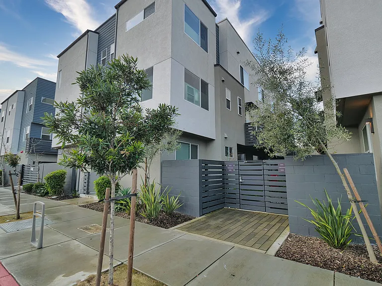 3929 Wattling St #31 — Photo 4