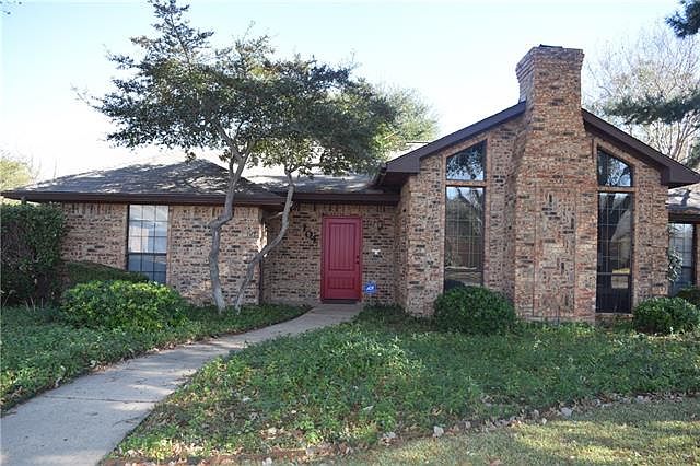 1st image of 104 Deann Dr