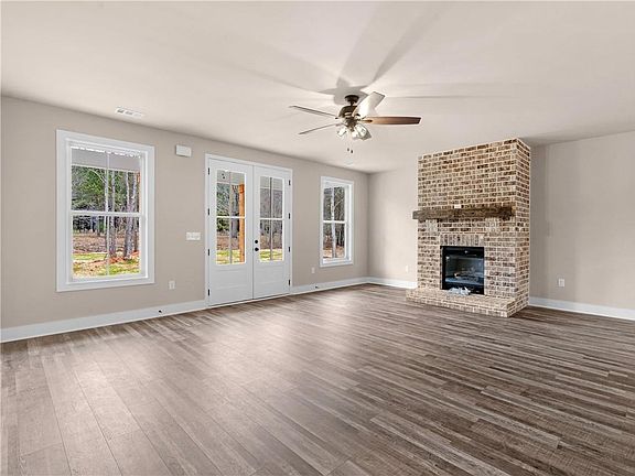 4th image of 160 Loyd Rd