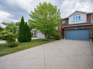 15 Armour Cres, Hamilton, ON L9K1S1