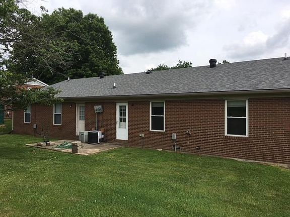3rd image of 500-502 Shenandoah Dr