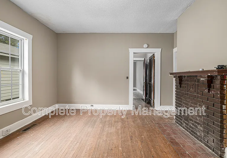 2528 25th St W — Photo 8