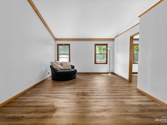 2nd image of 212 Timber Oaks Dr