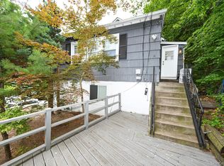 17 Hammond Rd, Glen Cove, NY 11542