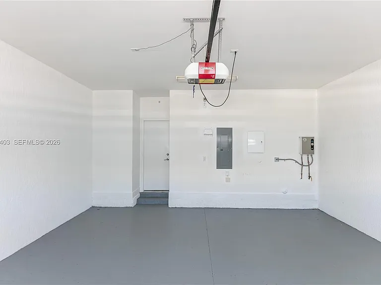 2610 NE 213th St #103 — Photo 31