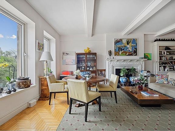 4th image of 100 Central Park S APT 4B