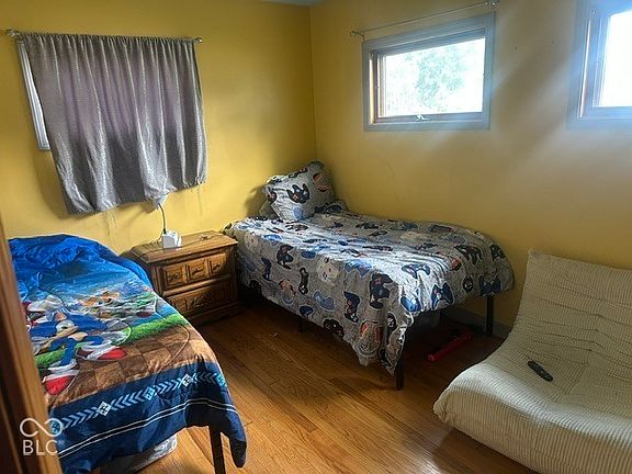 3rd image of 1832 Bauer Rd