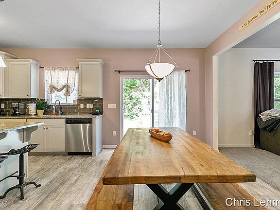 5th image of 15328 Buck Hollow Dr NE