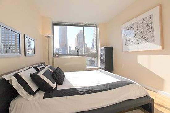 2nd image of 257 Gold St APT 8W