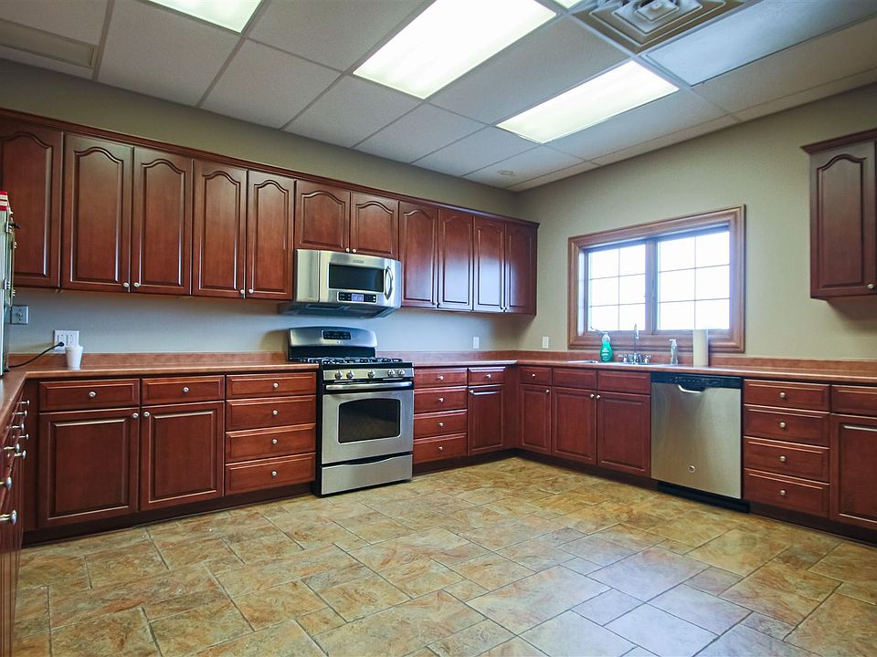 1st image of 34 Saint Peters Dr