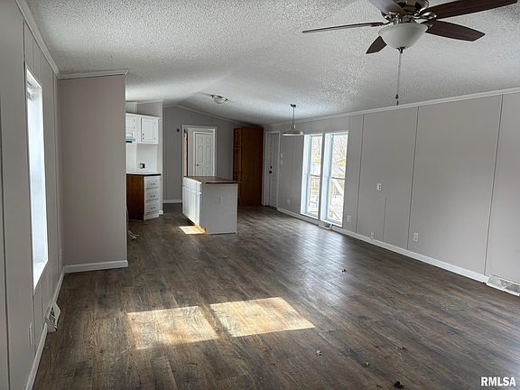 2nd image of 16 Tamaroa Dr