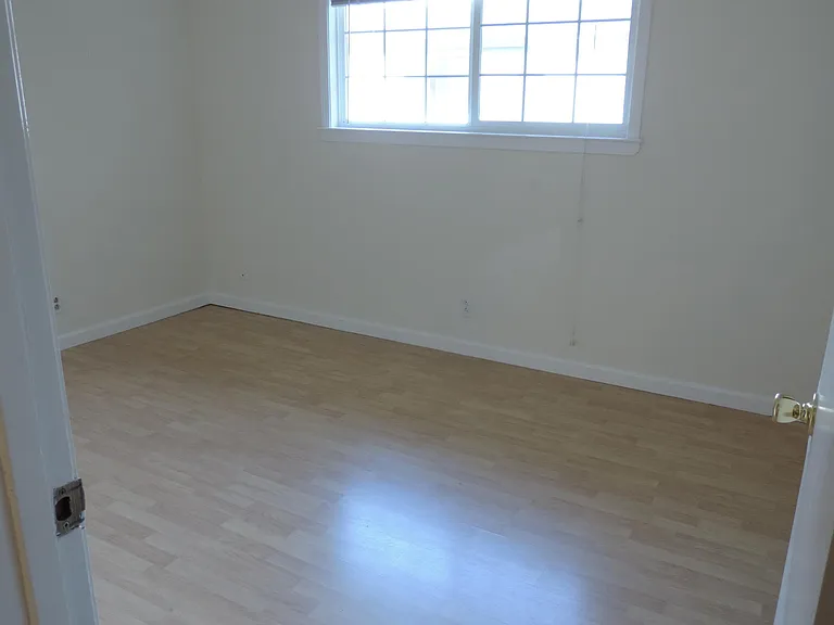 381 N Temple Dr — Photo 11