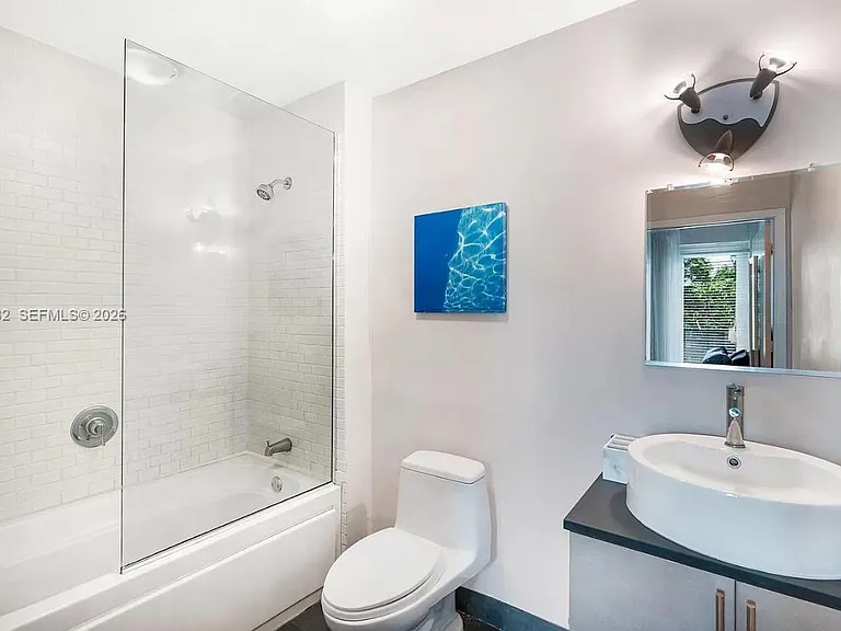 1700 Meridian Ave #208 — Photo 14