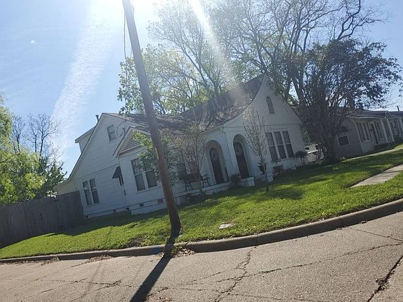 2nd image of 411 E Pease St