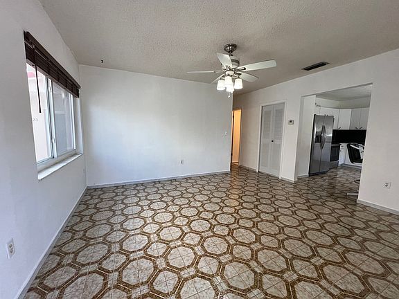 5th image of 821 NW 23rd Ave