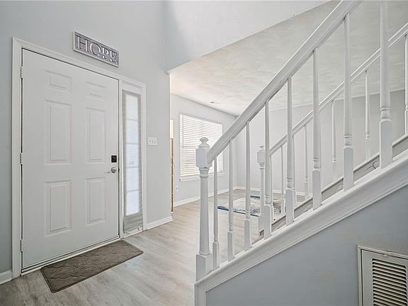 5th image of 4256 Sedgewyck Cir