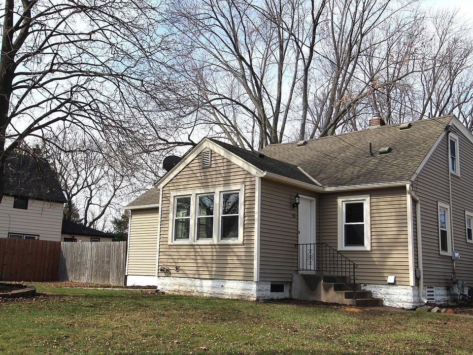 1st image of 931 Warner Ave