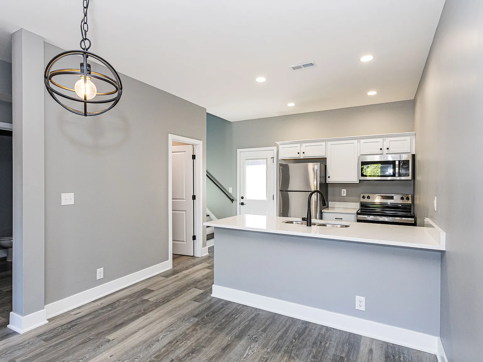 3 bed, 2.5 bath, 1780 sqft, $1,895 — Photo 4