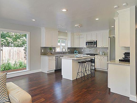 5th image of 2315 Venndale Ave