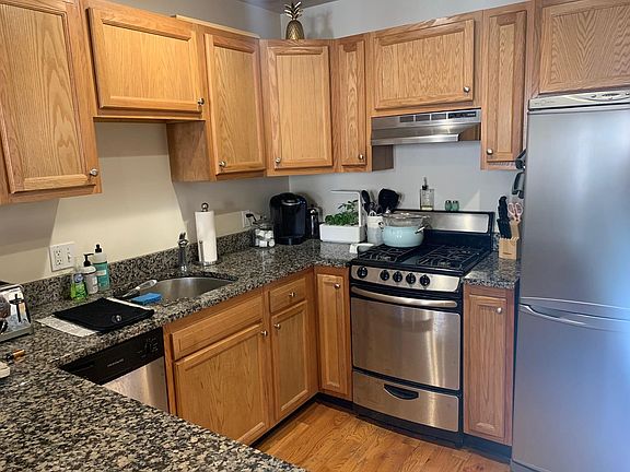 5th image of 93 Endicott St APT 2