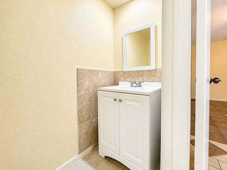 12504 Autumn Leaf Ln — Photo 32