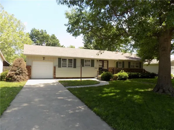1311 S Maple St, Ottawa, KS 66067