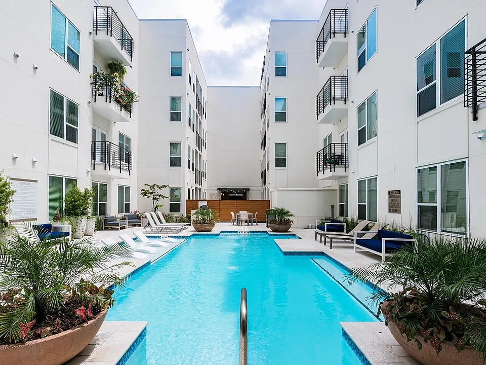 Marina Bend At Clear Creek apartments community photo