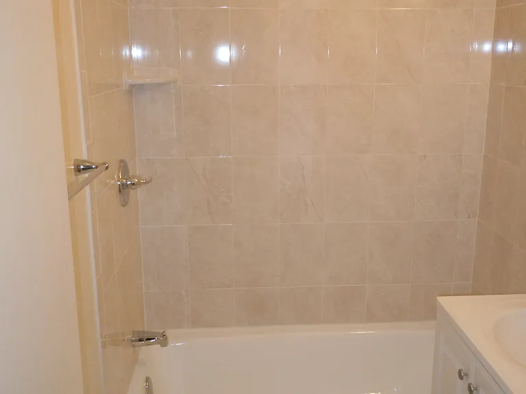 2025 N Lincoln St #113 — Photo 4