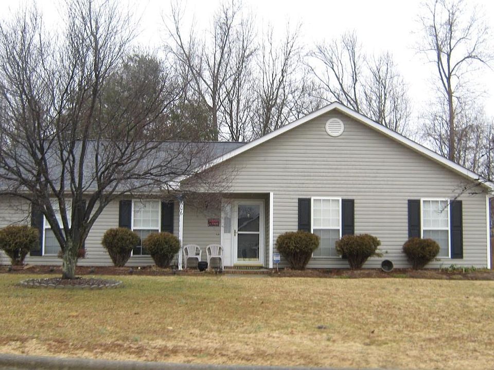Front of Home (new lanscaping scheduled Spring 2017)