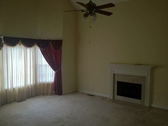 4th image of 804 Huntwood Pl