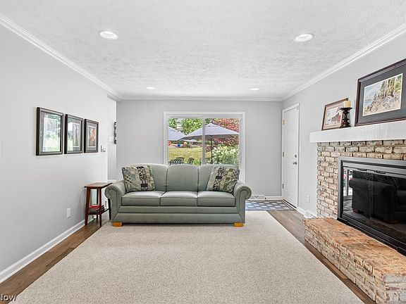 5th image of 57 Parmelee Dr