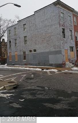 2nd image of 1239 Division St