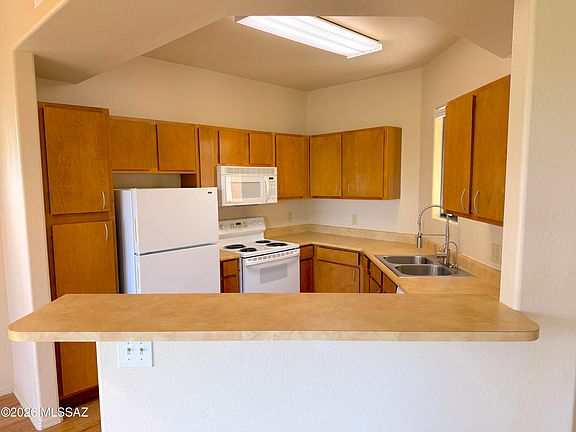 4th image of 2550 E River Rd Unit 7303