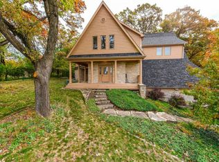 2910 Fawn Trail Ct, Crystal Lake, IL 60012