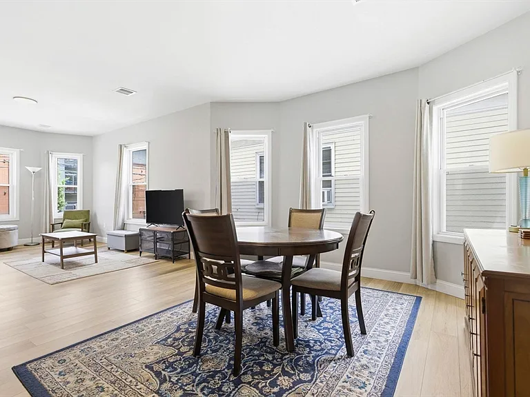 125-127 Arsenal St #2 — Photo 4